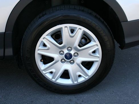 Used 2014 Ford Escape S FWD image 9