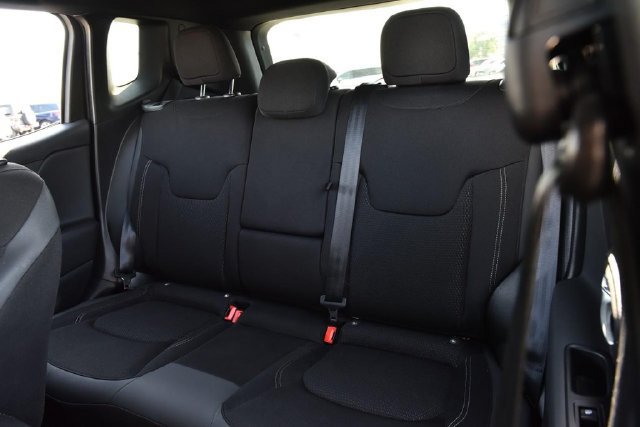 Used 2022 Jeep Renegade Altitude w/ Convenience Group AWD/4WD image 21
