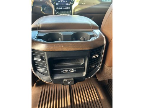Used 2023 RAM 2500 Laramie AWD/4WD image 10