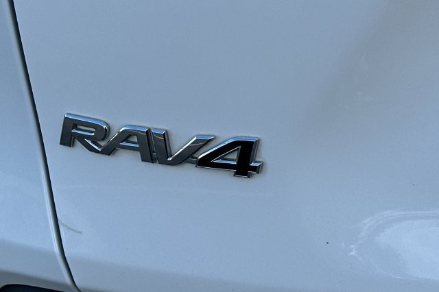 Certified 2024 Toyota RAV4 LE AWD/4WD image 31