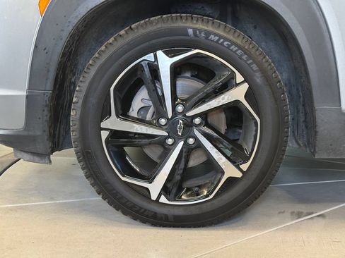 Used 2023 Chevrolet TrailBlazer RS w/ Sun and Liftgate Package FWD image 26