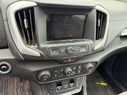 Used 2019 GMC Terrain SLE w/ Driver Convenience Package image 6