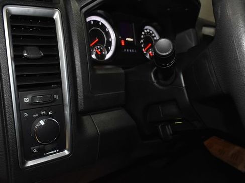 Used 2023 RAM 1500 Classic SLT image 28