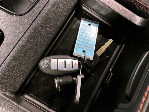 Used 2025 Nissan Frontier PRO-4X image 13