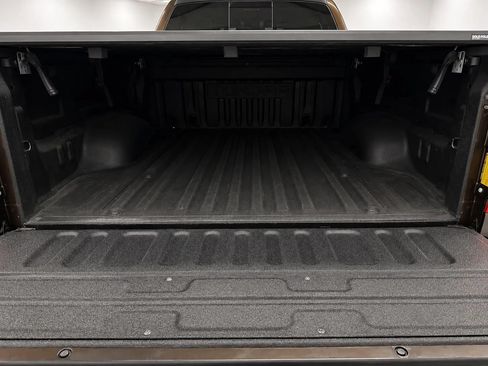 Used 2021 Toyota Tundra Limited w/ Limited Premium Package AWD/4WD image 18