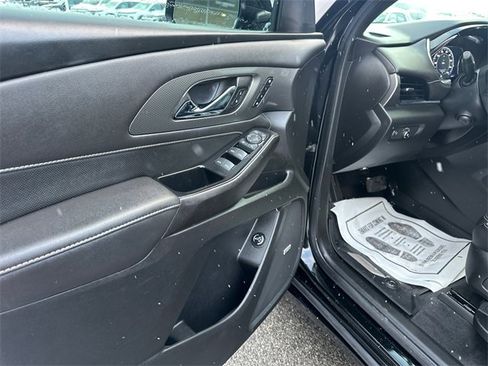 Used 2023 Chevrolet Traverse Premier w/ Redline Edition image 13