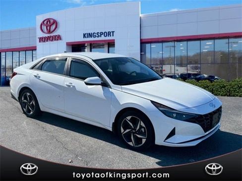 Used 2023 Hyundai Elantra SEL w/ Convenience Package image 7