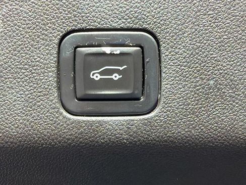 Used 2021 Chevrolet Tahoe LT RWD image 13