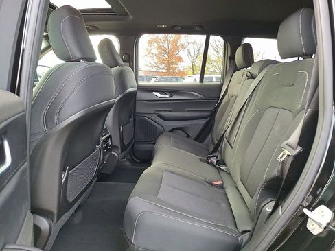 New 2025 Jeep Grand Cherokee Laredo X image 9