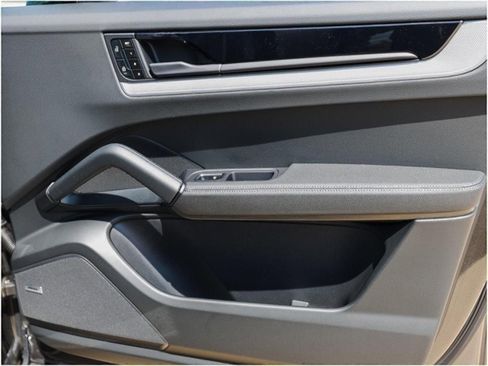 New 2025 Porsche Cayenne image 26