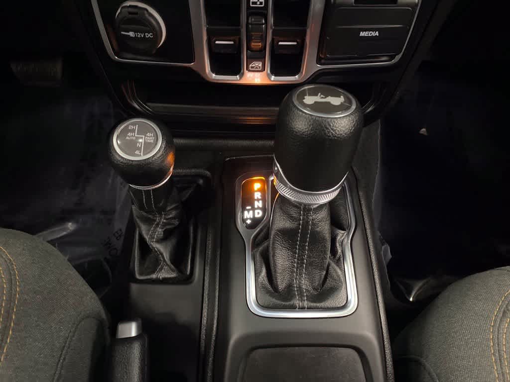 Used 2024 Jeep Wrangler Unlimited Sahara AWD/4WD image 26