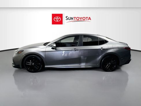 Used 2025 Toyota Camry SE FWD image 7
