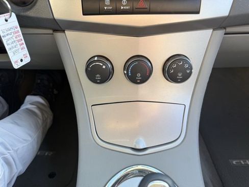 Used 2008 Chrysler Sebring Touring image 14