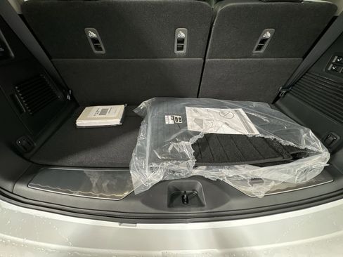 New 2025 INFINITI QX80 Sensory image 31