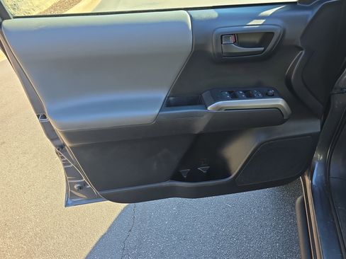 Used 2021 Toyota Tacoma SR5 image 29