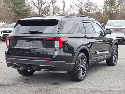 Used 2025 Ford Explorer ST-Line w/ ST-Line Street Pack image 3
