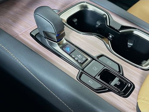 Used 2025 Lexus RX 350 Premium w/ Accessory Package (Z1) image 17