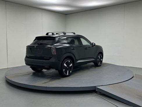 New 2026 Nissan Kicks SR w/ Cold Weather Package image 5