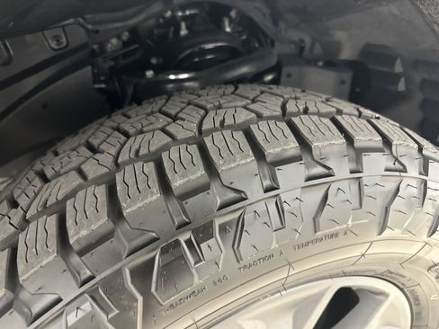 Certified 2025 Lexus GX 550 image 12