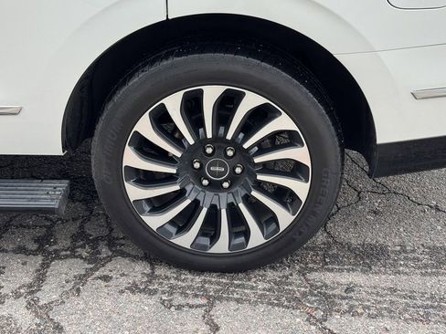 Used 2022 Lincoln Navigator Black Label AWD/4WD image 13