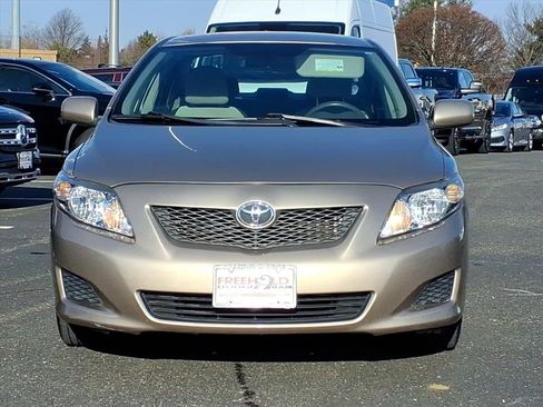 Used 2010 Toyota Corolla LE image 2