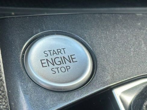 Used 2023 Volkswagen Tiguan SE FWD image 20