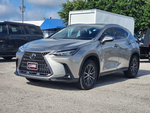 Used 2024 Lexus NX 250 FWD w/ Towing Package (2000 Lbs) image 3