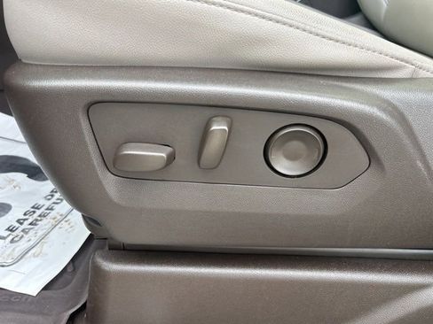 Used 2023 Chevrolet Tahoe Z71 w/ Z71 Off-Road Package image 16