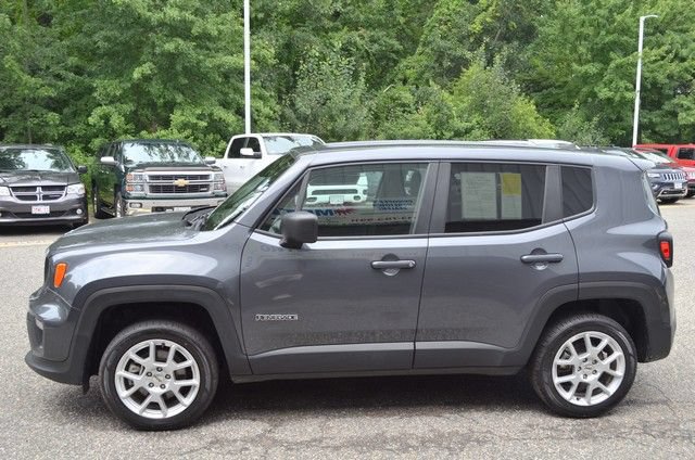 Used 2023 Jeep Renegade Latitude AWD/4WD image 5