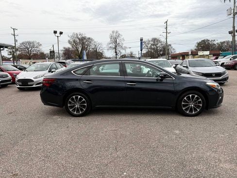 Used 2016 Toyota Avalon XLE FWD image 4
