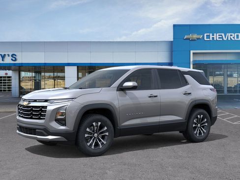 New 2026 Chevrolet Equinox LT image 2