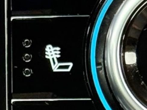 Used 2024 GMC Sierra 1500 AT4 w/ Technology Package image 32