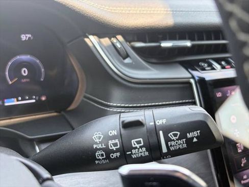 Certified 2023 Jeep Grand Cherokee Limited w/ Luxury Tech Group II AWD/4WD image 49