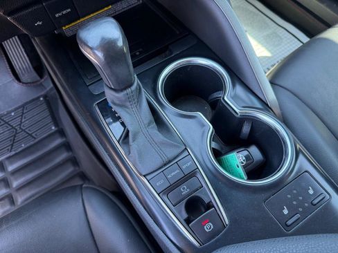 Used 2020 Toyota Camry XSE image 21