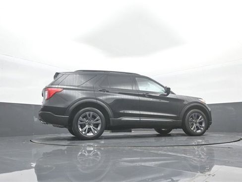Certified 2023 Ford Explorer XLT w/ Equipment Group 202A image 34