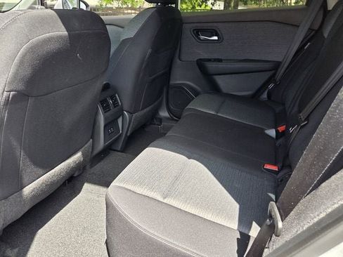Used 2023 Nissan Rogue SV FWD image 10