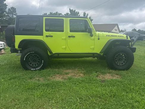 Used 2017 Jeep Wrangler Unlimited Rubicon w/ Connectivity Group AWD/4WD image 51