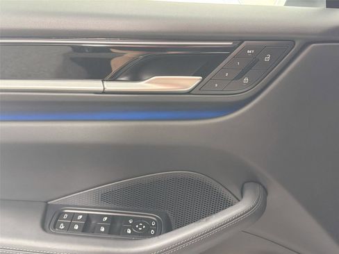 Certified 2025 Porsche Macan Electric RWD image 31
