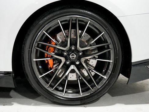 Used 2020 Nissan GT-R Premium image 23