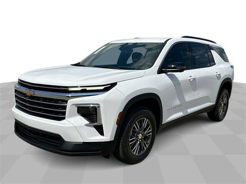 New 2026 Chevrolet Traverse LT w/ Driver Confidence Package image 1