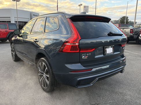 Used 2024 Volvo XC60 B5 Plus image 8