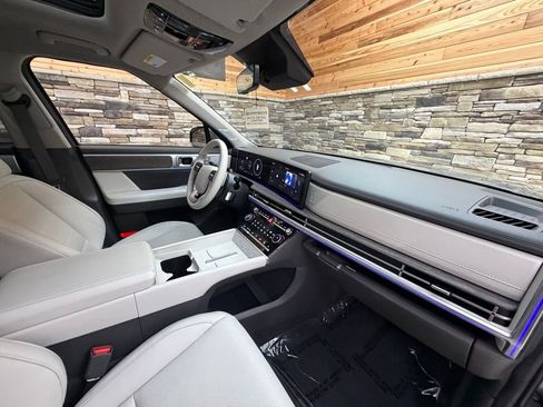 Used 2025 Hyundai Santa Fe Limited image 13