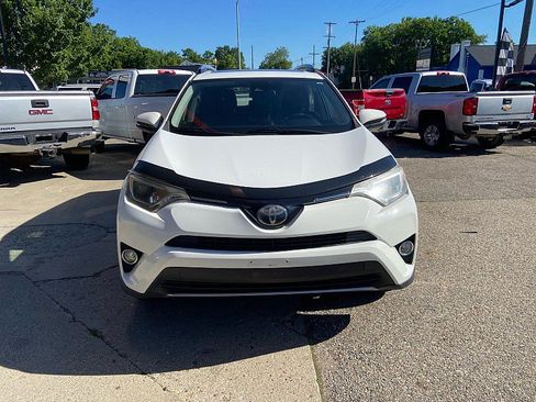 Used 2018 Toyota RAV4 XLE AWD/4WD image 7