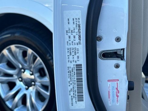 Used 2014 RAM 1500 Laramie Longhorn w/ Convenience Group image 28