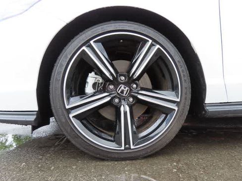 Certified 2025 Honda Accord Sport image 9