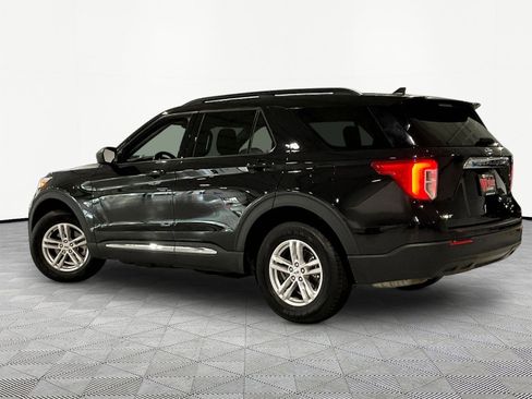 Used 2023 Ford Explorer XLT AWD/4WD image 4