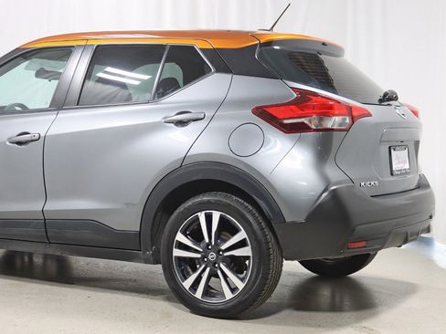 Used 2018 Nissan Kicks SV image 10
