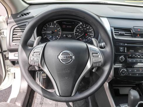 Used 2013 Nissan Altima 3.5 S FWD image 17