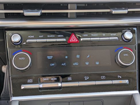 Certified 2026 Hyundai Santa Fe SE image 24