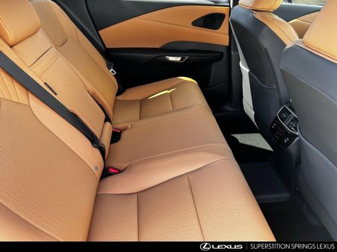 New 2026 Lexus RX 450h AWD image 25